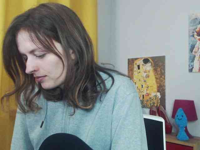 NadineGold webcam
