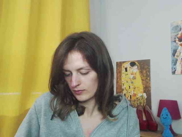 NadineGold webcam