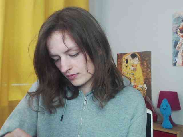 NadineGold webcam
