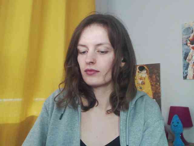 NadineGold webcam