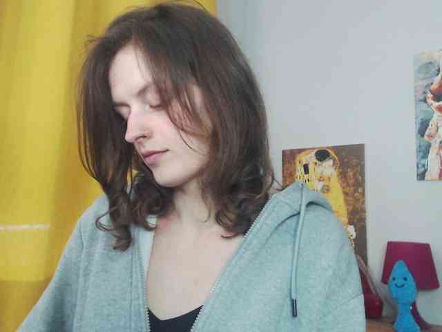 NadineGold webcam