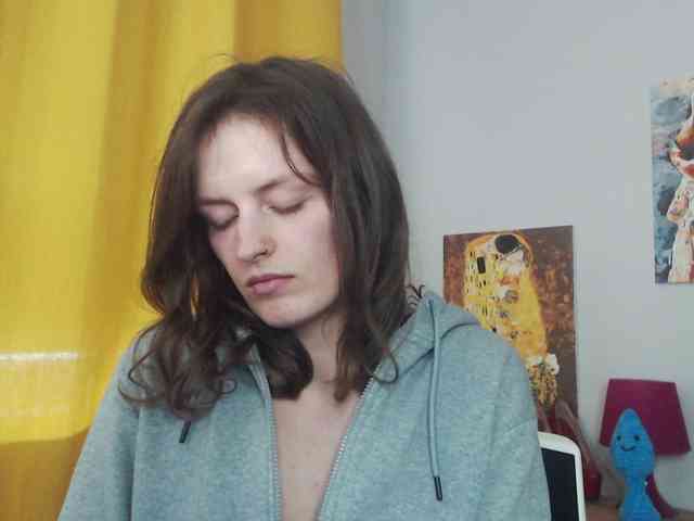 NadineGold webcam