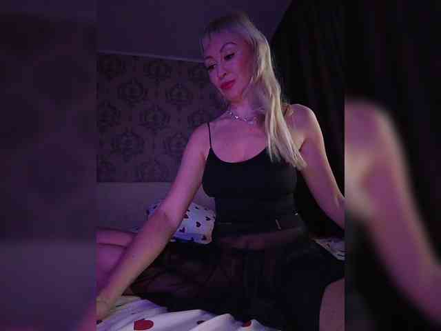 Blondi_Love webcam