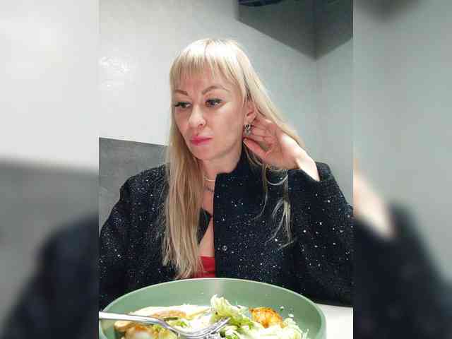 Blondi_Love webcam