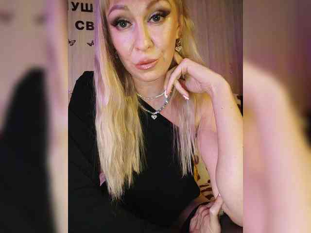 Blondi_Love webcam