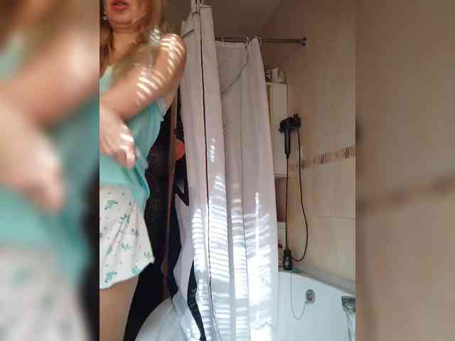 Blondi_Love webcam