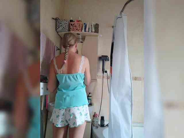 Blondi_Love webcam