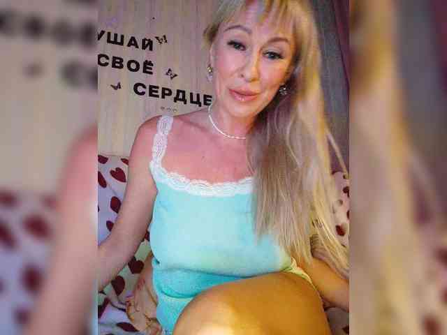 Blondi_Love webcam