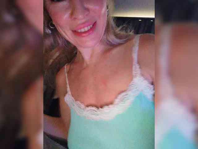 Blondi_Love webcam