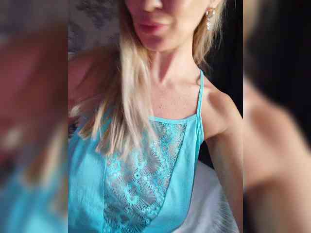 Blondi_Love webcam