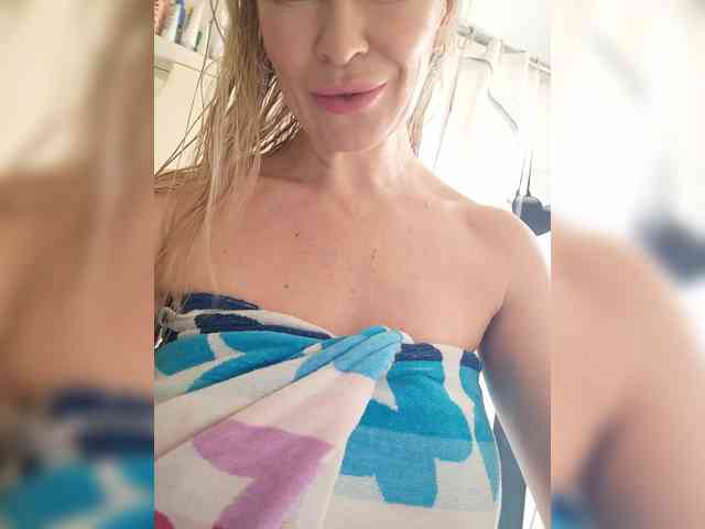 Blondi_Love webcam