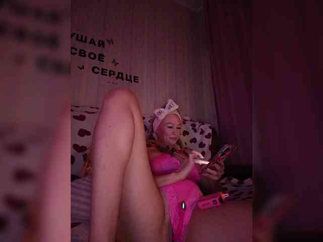 Blondi_Love webcam