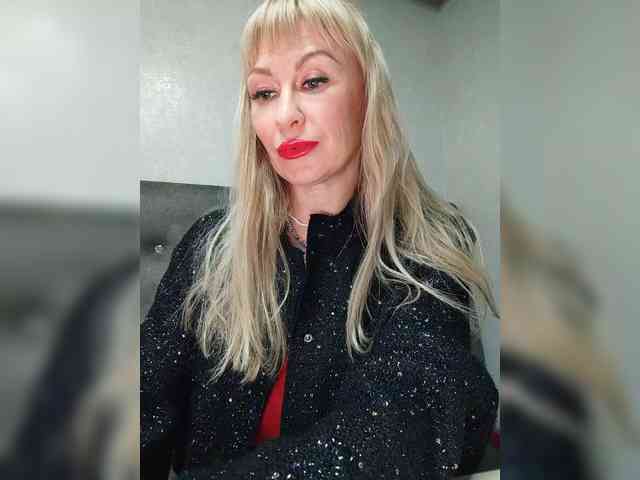Blondi_Love webcam