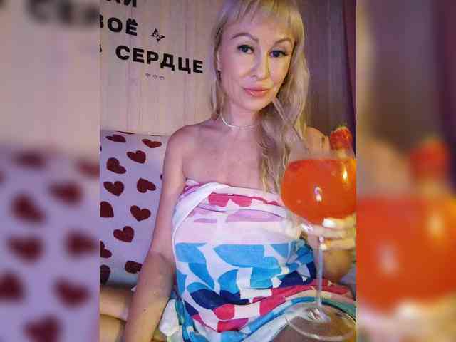 Blondi_Love webcam