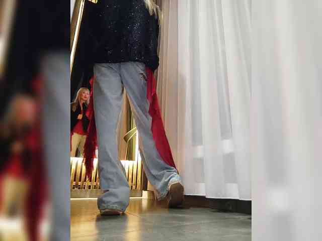 Blondi_Love webcam