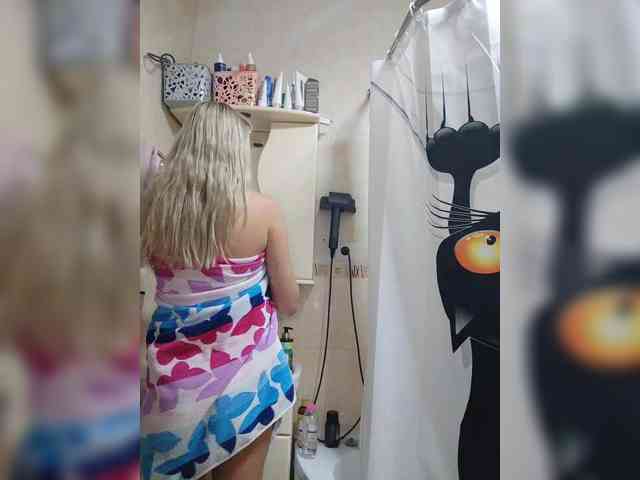Blondi_Love webcam