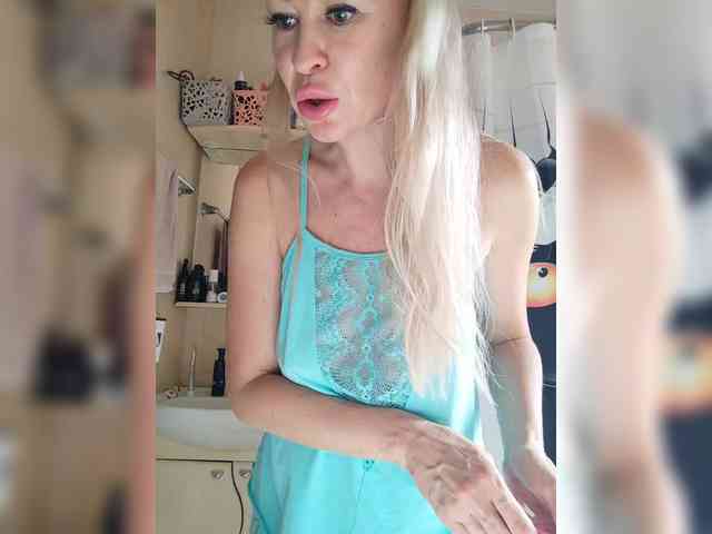 Blondi_Love webcam