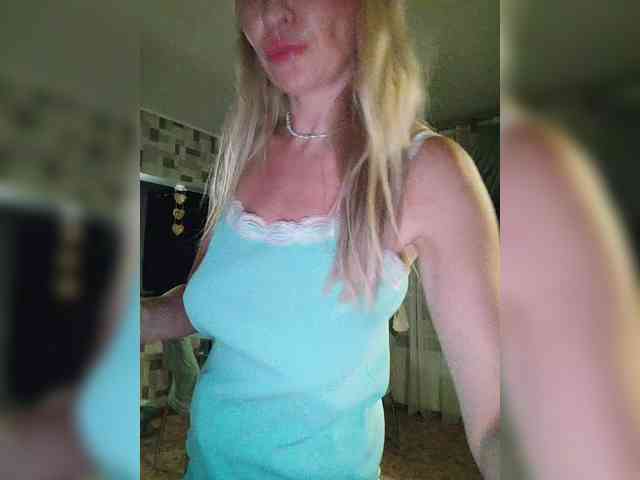 Blondi_Love webcam