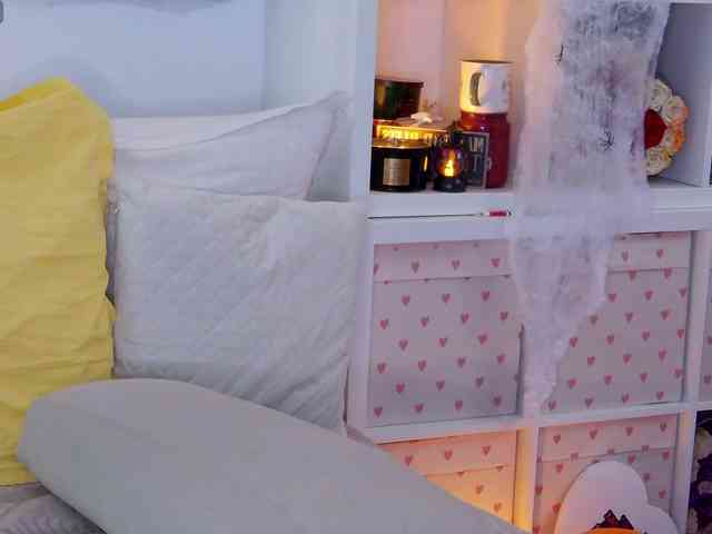 EvelynFrances webcam