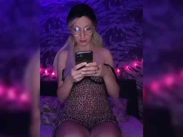 Ella-Mary webcam