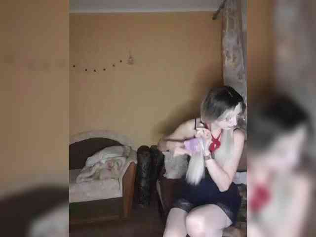 Ella-Mary webcam