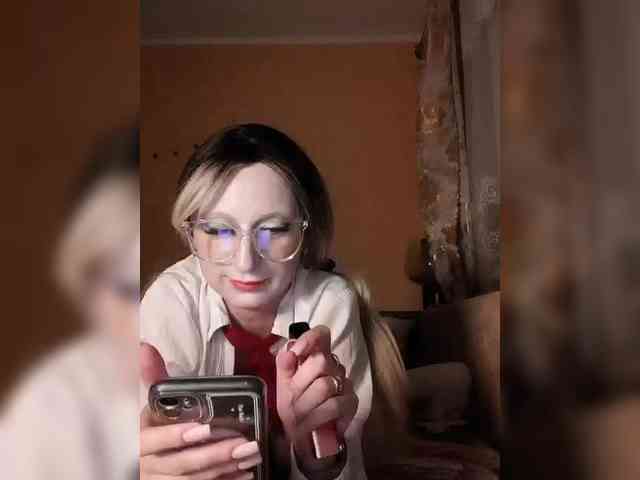Ella-Mary webcam