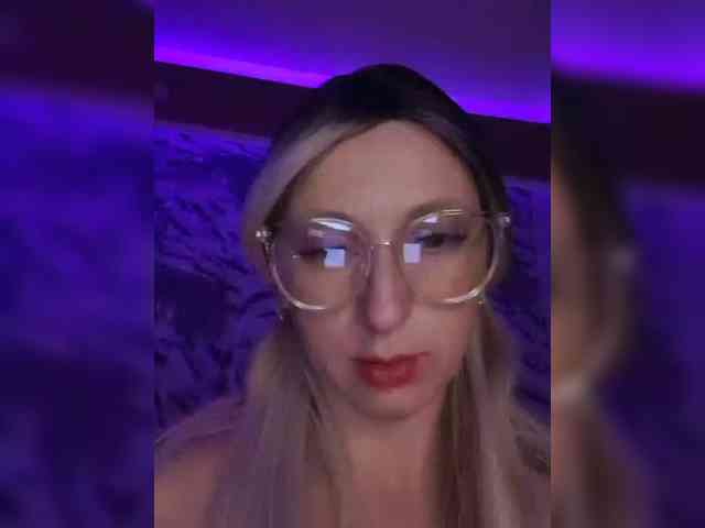 Ella-Mary webcam