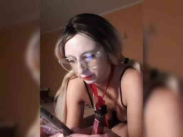 Ella-Mary webcam