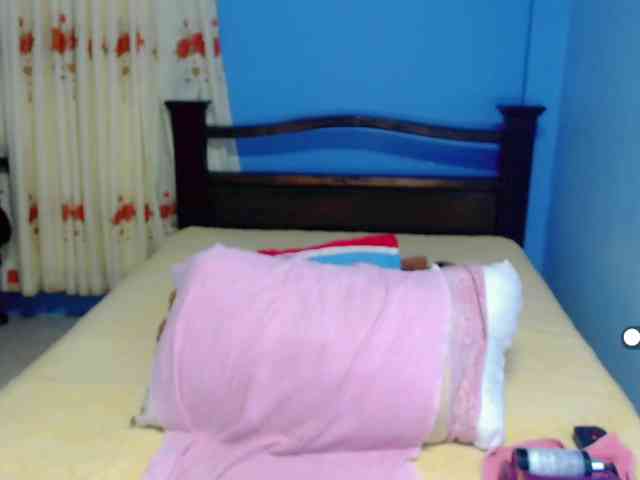 LilyBenet1 webcam