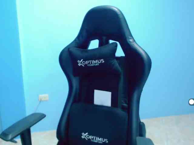 LilyBenet1 webcam