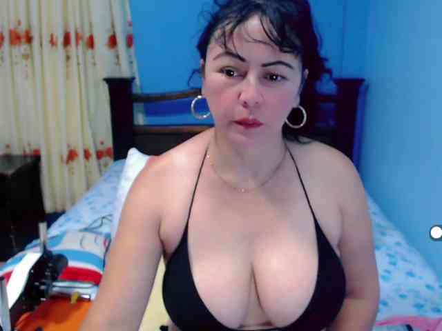 LilyBenet1 webcam