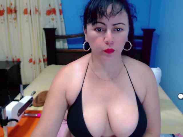 LilyBenet1 webcam