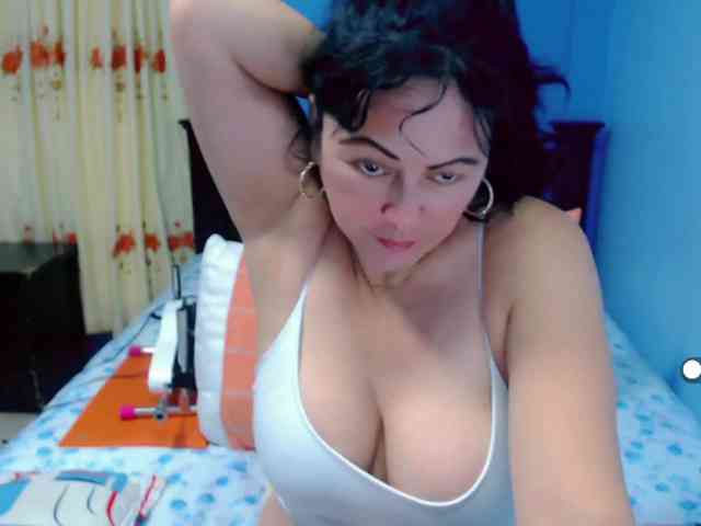 LilyBenet1 webcam