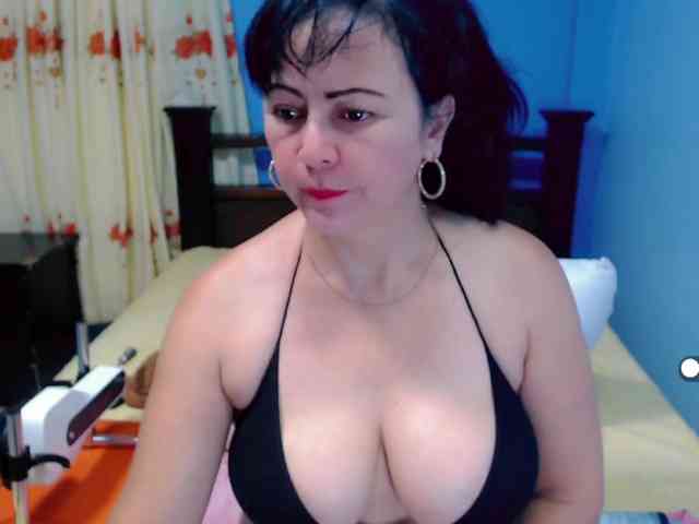 LilyBenet1 webcam
