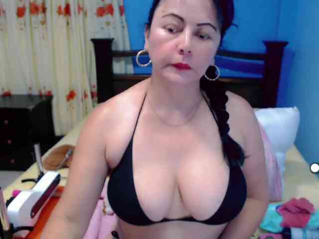 LilyBenet1 webcam