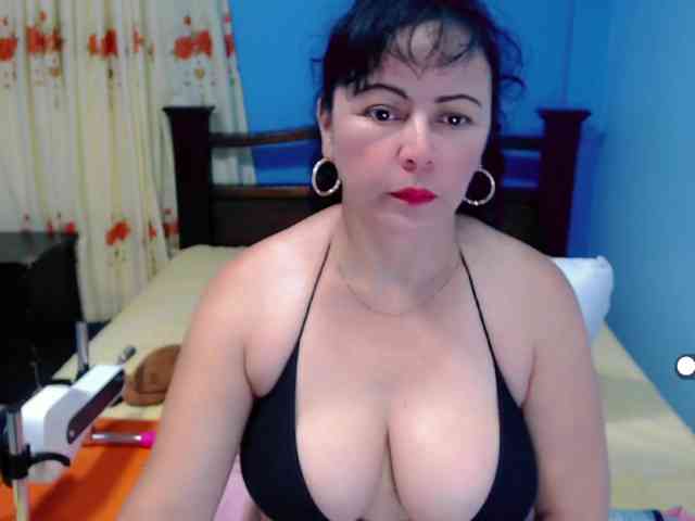 LilyBenet1 webcam