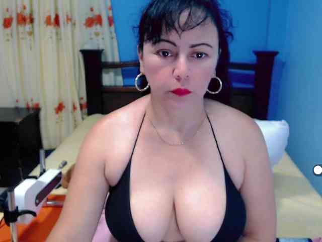 LilyBenet1 webcam