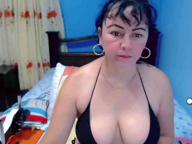 LilyBenet1 webcam