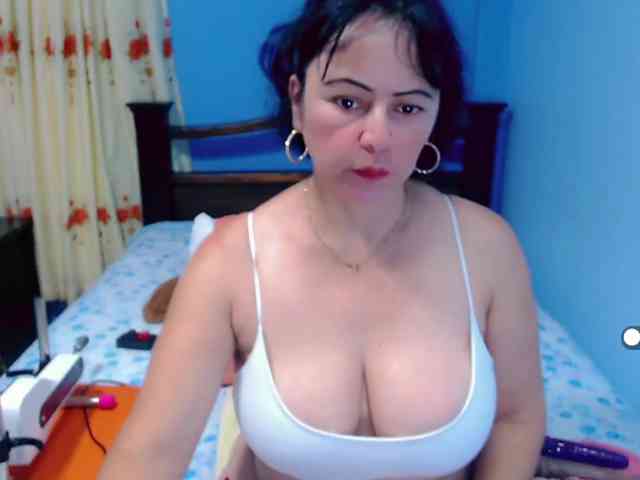 LilyBenet1 webcam