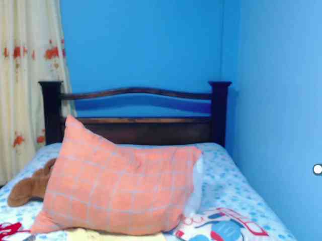LilyBenet1 webcam