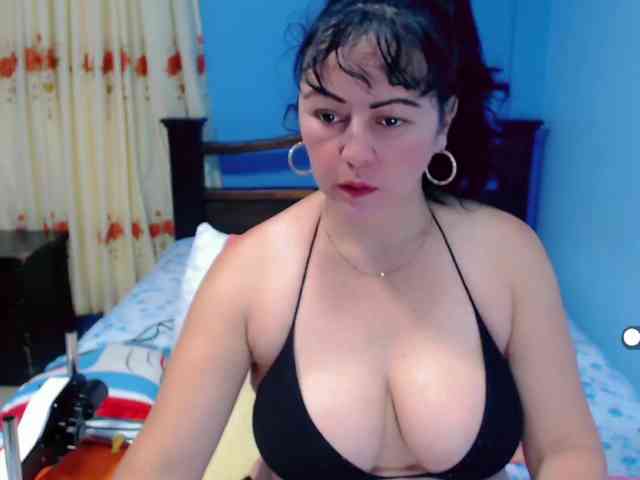 LilyBenet1 webcam