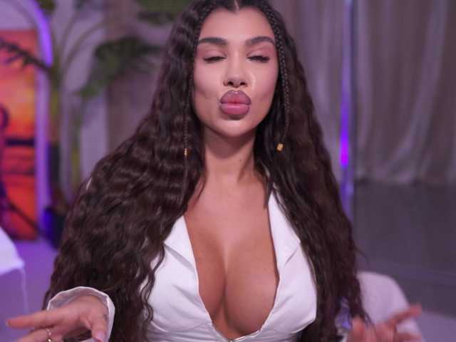 Vai a chattare su NatyDesiree NatyDesiree