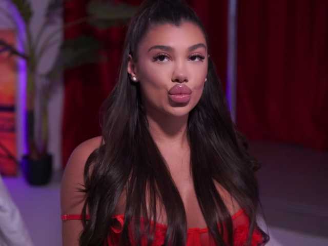 Vai a chattare su NatyDesiree NatyDesiree