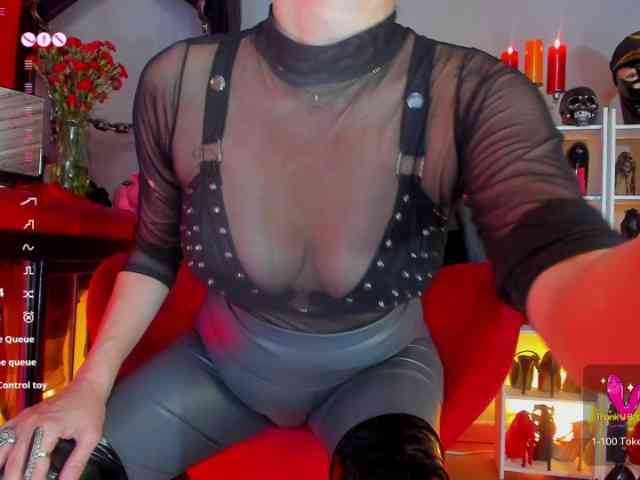 MistressAndre webcam