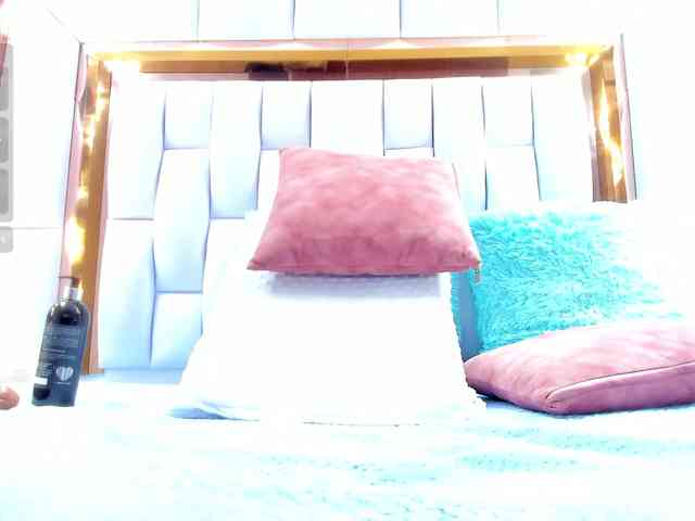 RileySweet webcam