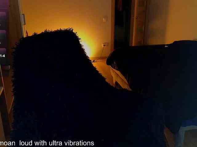 MilanaOmgReal webcam