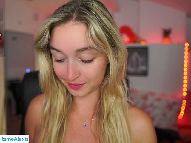 AlexisTexas18 webcam