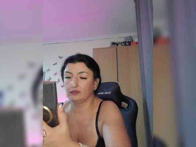 Hotangel75 webcam