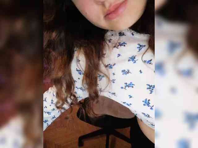 JuliaHesperaks webcam