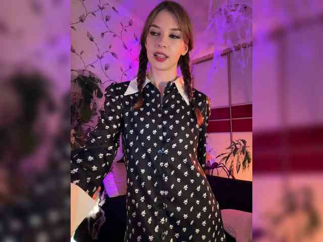 WednesdayFridayAddams webcam